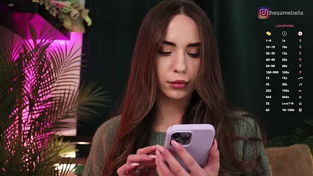 Snapshot of BabyYoda- chatting on 21, 10, 2025 BabyYoda- online show from 21, 10, 2025