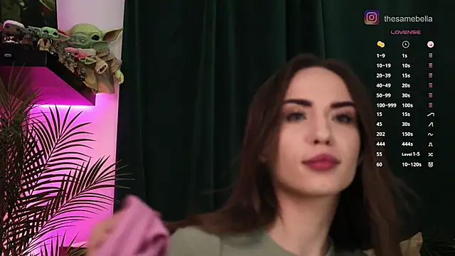 Snapshot of BabyYoda- chatting on 13, 11, 2025 BabyYoda- online show from 13, 11, 2025