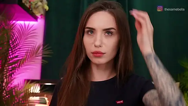 Snapshot of BabyYoda- chatting on 20, 11, 2025 BabyYoda- online show from 20, 11, 2025