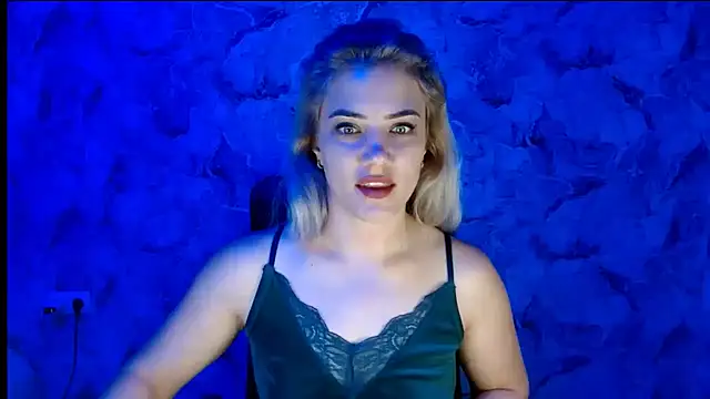 Snapshot of nika_gold1 chatting on 25, 9, 2025 nika gold1 online show from 25, 9, 2025