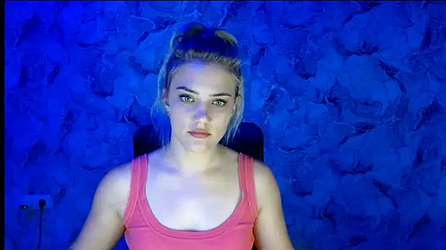 Snapshot of nika_gold1 chatting on 26, 9, 2025 nika gold1 online show from 26, 9, 2025