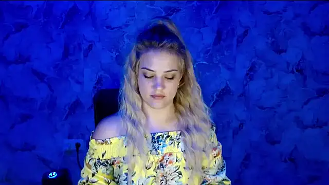 Snapshot of nika_gold1 chatting on 15, 6, 2026 nika gold1 online show from 15, 6, 2026