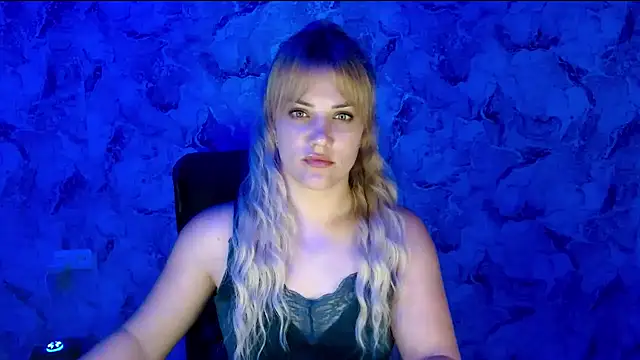 Snapshot of nika_gold1 chatting on 8, 7, 2026 nika gold1 online show from 8, 7, 2026