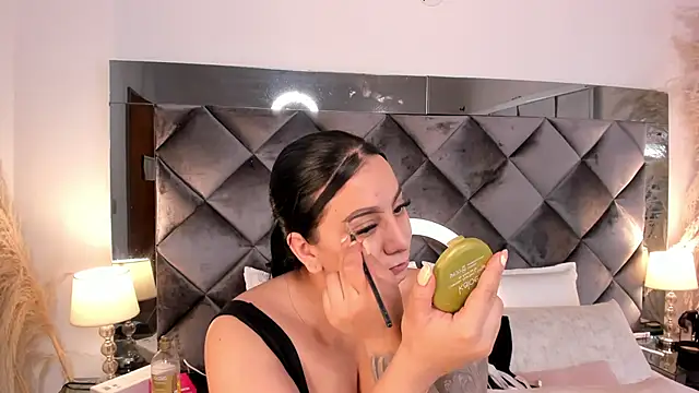 sofhiaa adaams online show from 12, 11, 2025