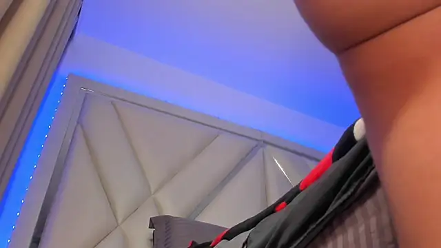 Snapshot of andreafernandz chatting on 5, 1, 2025 andreafernandz online show from 5, 1, 2025