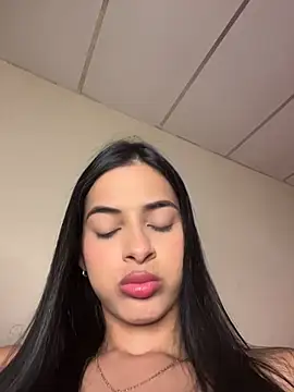 Snapshot of violetta-brown1 chatting on 18, 7, 2026 violetta-brown1 online show from 18, 7, 2026