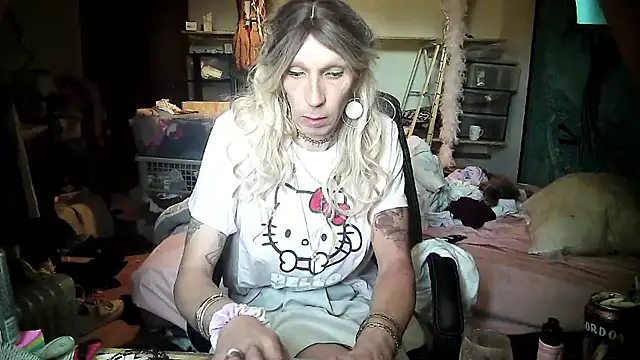 Ombeline1 online show from 6, 3, 2025