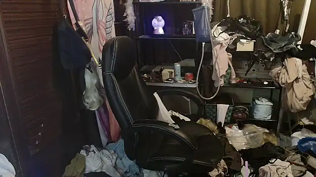 Ombeline1 online show from 16, 12, 2025