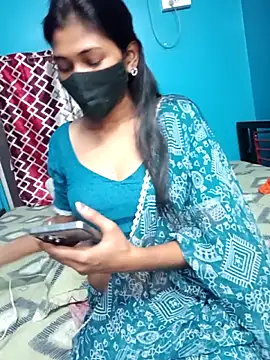 Snapshot of Triha_18 chatting on 25, 9, 2025 Triha 18 online show from 25, 9, 2025