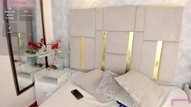 Camilaa Sanchez  online show from 24, 10, 2025