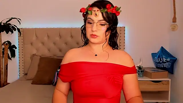 Snapshot of Lia_Hurley chatting on 14, 2, 2025 Lia Hurley online show from 14, 2, 2025