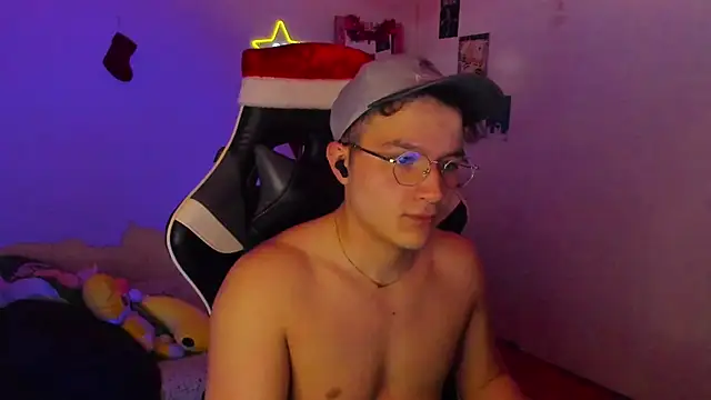 Snapshot of AustinSummerr chatting on 17, 12, 2024 AustinSummerr online show from 17, 12, 2024