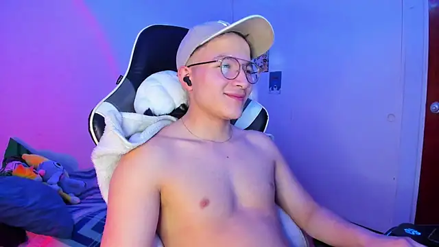 Snapshot of AustinSummerr chatting on 1, 2, 2025 AustinSummerr online show from 1, 2, 2025