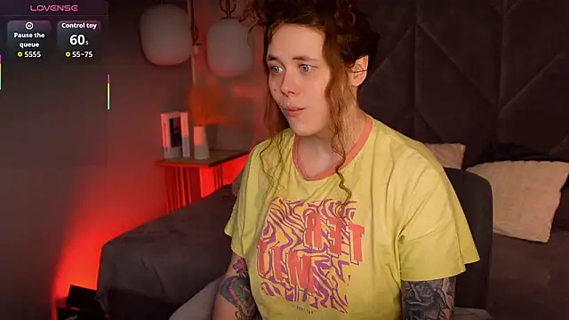 SophiePure online show from 8, 3, 2026