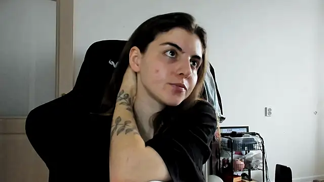 emmamurrr online show from 6, 11, 2025