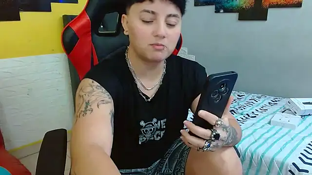 isabeautyx19 online show from 28, 10, 2025