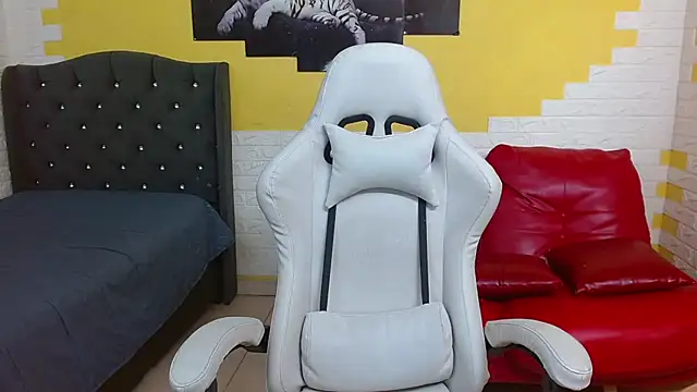 isabeautyx19 online show from 10, 4, 2026