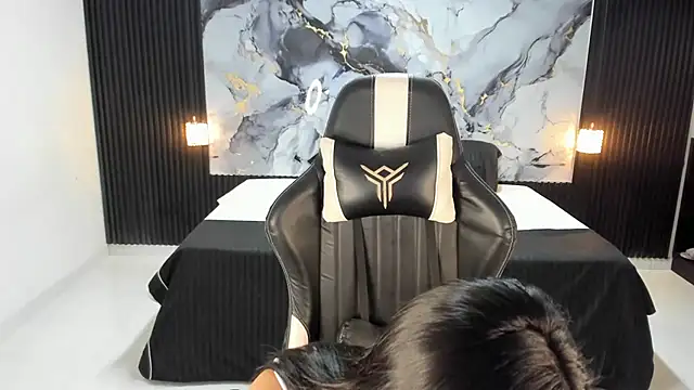 Ivy 16 online show from 17, 3, 2025