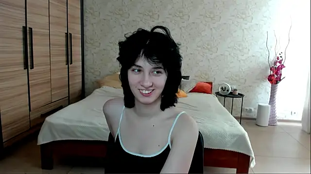 JulisSweet online show from 2, 2, 2025