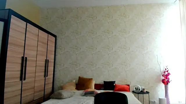 JulisSweet online show from 7, 2, 2025