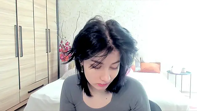 JulisSweet online show from 8, 3, 2025