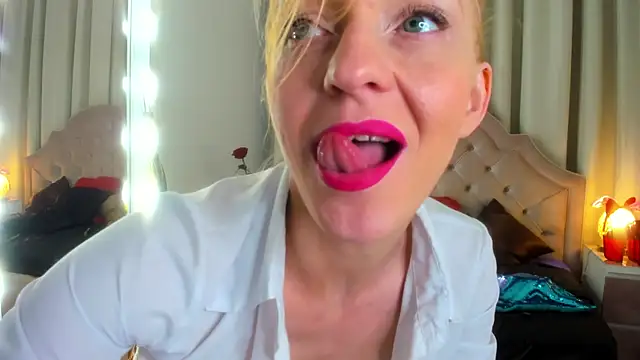 Snapshot of SquirtyAlisa chatting on 21, 9, 2025 SquirtyAlisa online show from 21, 9, 2025