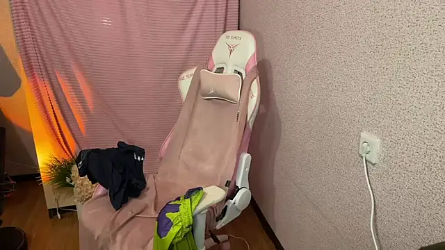 Katrin  kiss online show from 5, 12, 2025