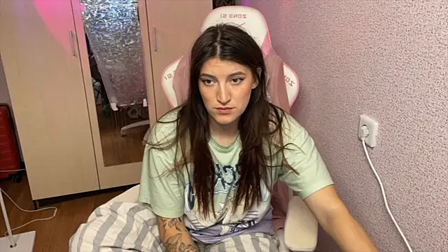 Snapshot of Katrin__kiss chatting on 25, 4, 2026 Katrin kiss online show from 25, 4, 2026