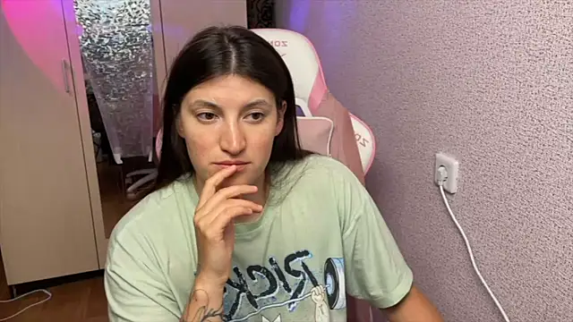 Snapshot of Katrin__kiss chatting on 26, 4, 2026 Katrin kiss online show from 26, 4, 2026