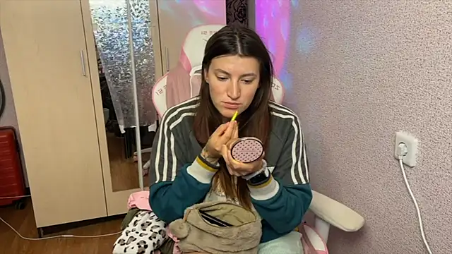 Snapshot of Katrin__kiss chatting on 4, 5, 2026 Katrin kiss online show from 4, 5, 2026