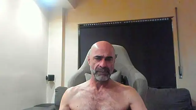Snapshot of Bicopflirt chatting on 6, 5, 2026 Bicopflirt online show from 6, 5, 2026