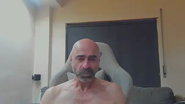 Snapshot of Bicopflirt chatting on 11, 6, 2026 Bicopflirt online show from 11, 6, 2026