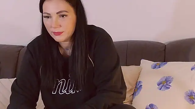 Snapshot of ReiyaRey chatting on 6, 11, 2025 ReiyaRey online show from 6, 11, 2025