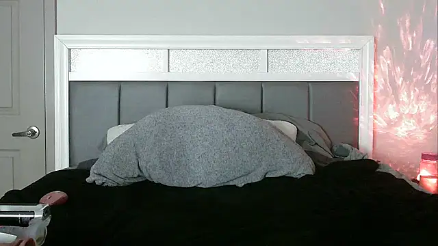 Snapshot of jazzys_w0rld chatting on 14, 2, 2025 jazzys w0rld online show from 14, 2, 2025