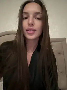 Snapshot of BellaHalles chatting on 4, 3, 2025 BellaHalles online show from 4, 3, 2025