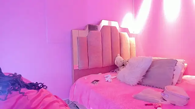 LoveQueen2 online show from 5, 11, 2025