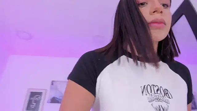 emelie 89 online show from 1, 3, 2025