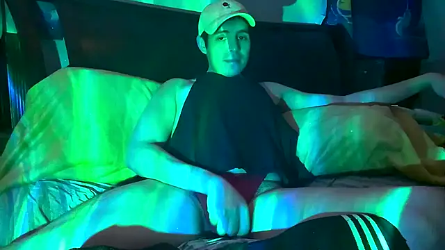 Snapshot of CloudyBoy_Toy chatting on 13, 2, 2025 CloudyBoy Toy online show from 13, 2, 2025