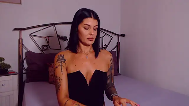 YvonneEverlee online show from 24, 7, 2026