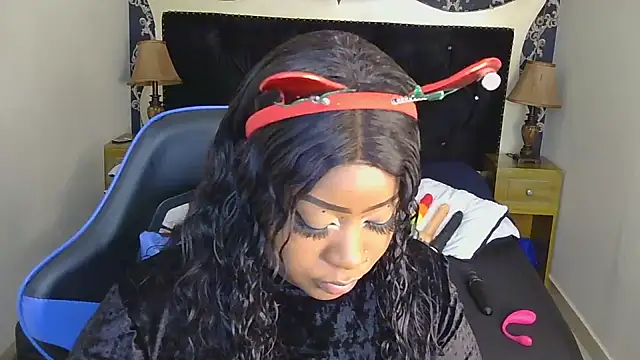 Snapshot of TrixieMar chatting on 31, 12, 2024 TrixieMar online show from 31, 12, 2024