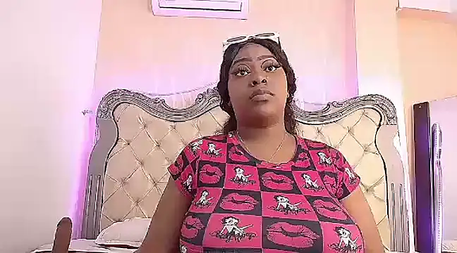 Snapshot of TrixieMar chatting on 5, 1, 2025 TrixieMar online show from 5, 1, 2025