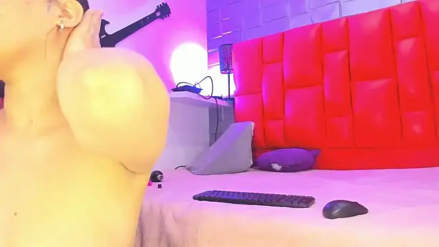 Snapshot of Sasha-sweet chatting on 13, 11, 2025 Sasha-sweet online show from 13, 11, 2025