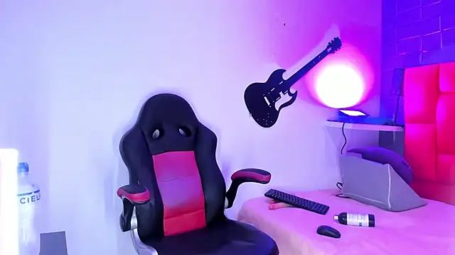 Snapshot of Sasha-sweet chatting on 28, 11, 2025 Sasha-sweet online show from 28, 11, 2025