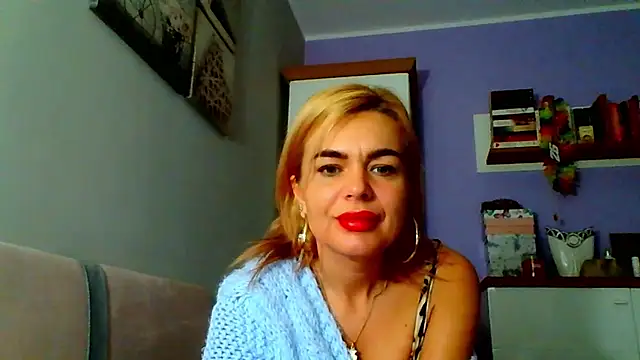 Snapshot of DESIREjenny chatting on 8, 12, 2024 DESIREjenny online show from 8, 12, 2024
