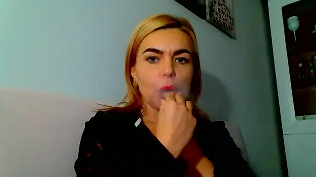 Snapshot of DESIREjenny chatting on 9, 12, 2024 DESIREjenny online show from 9, 12, 2024