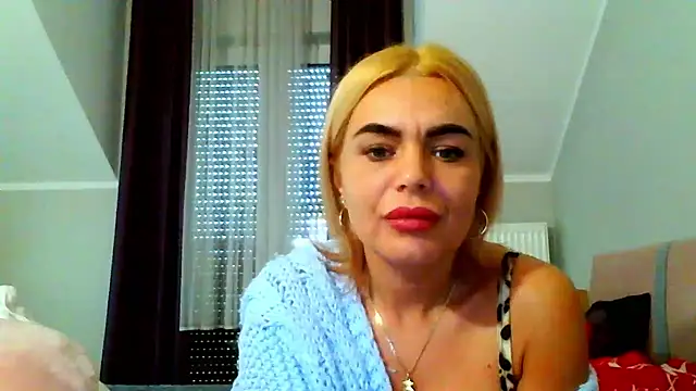 Snapshot of DESIREjenny chatting on 12, 12, 2024 DESIREjenny online show from 12, 12, 2024