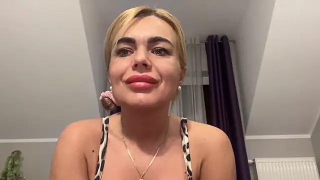 Snapshot of DESIREjenny chatting on 25, 1, 2025 DESIREjenny online show from 25, 1, 2025