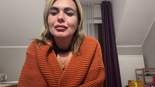 Snapshot of DESIREjenny chatting on 2, 10, 2025 DESIREjenny online show from 2, 10, 2025