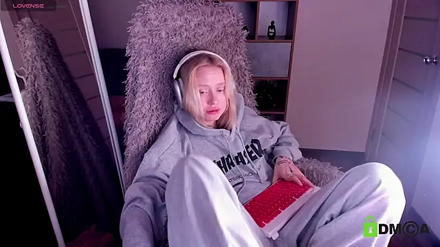 MalenaErnman online show from 26, 1, 2025