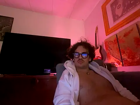 Snapshot of hardmecl chatting on 5, 11, 2025 hardmecl online show from 5, 11, 2025